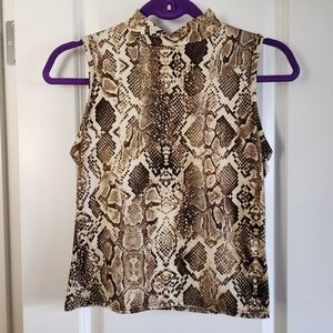 Pinc snakeskin top size M